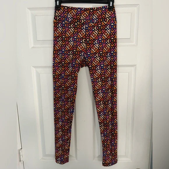 🦋 5/$25 - LuLaRoe Geometric Leggings - One Size (OS) fits sizes 2-10 - Picture 10 of 14